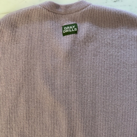 Daily Drills Lavender  single button short Sleeve sweater M/L - Picture 3 of 7